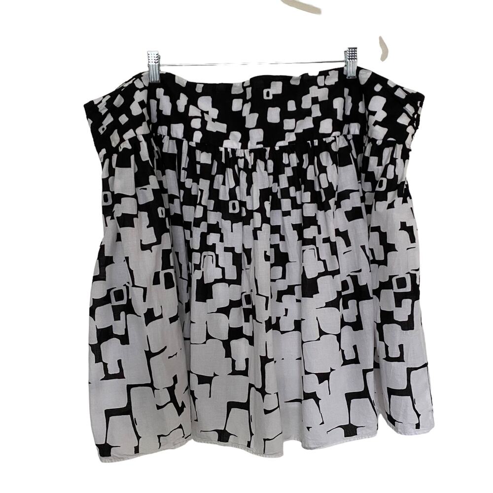 TORRID Women's Size 26 Skirt Short 100% Cotton Black White Abstract Print Lined